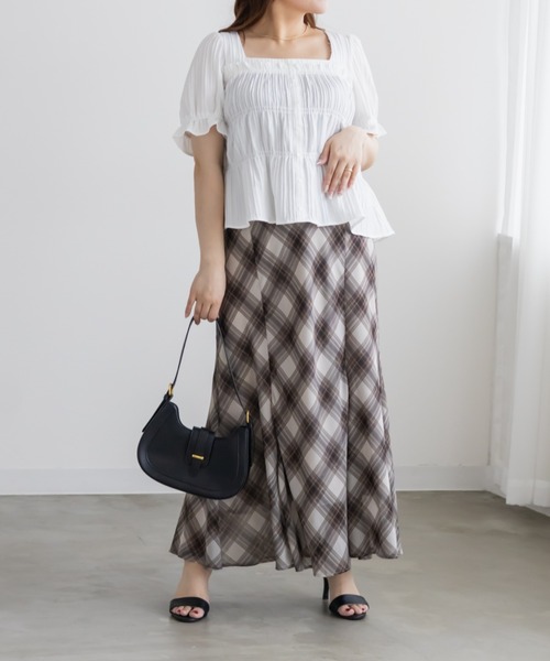 CLETTE（クレット）の「シャーリングペプラムブラウス（シャツ/ブラウス・レディース・オフホワイト/イエロー/ネイビー・LL/4L/3L）」の6枚目の写真
