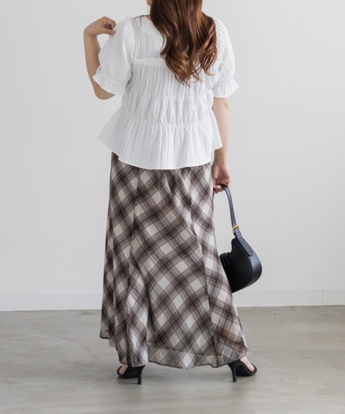CLETTE（クレット）の「シャーリングペプラムブラウス（シャツ/ブラウス・レディース・オフホワイト/イエロー/ネイビー・LL/4L/3L）」の7枚目の写真