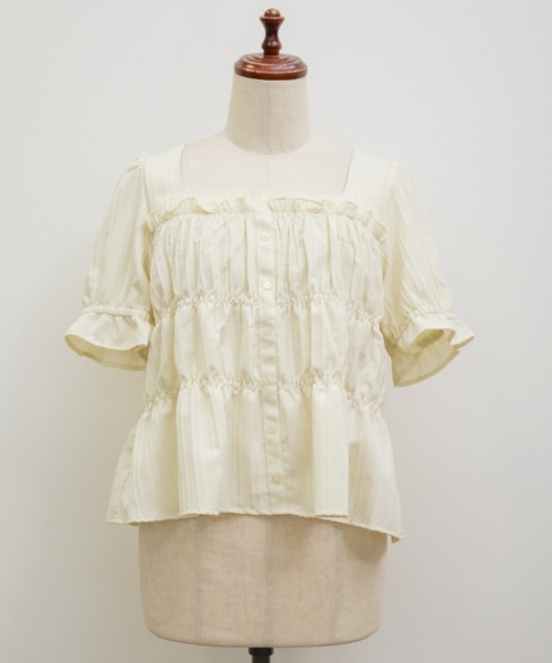 CLETTE（クレット）の「シャーリングペプラムブラウス（シャツ/ブラウス・レディース・オフホワイト/イエロー/ネイビー・LL/4L/3L）」の18枚目の写真