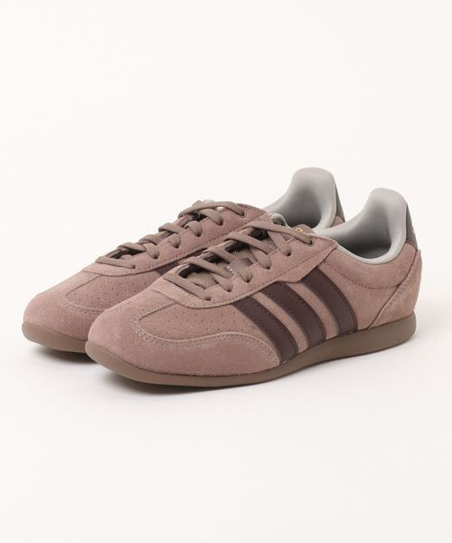 adidas(アディダス)の「adidas アディダス BARREDA LO レディーススニーカー ロープロファイル 薄底 スエード(バレダロー) KJ4729 トレースブラウン/シャドーブラウン/ライトブラウン(スニーカー・レディース・ブラウン・25.0cm/24.5cm/24.0cm/23.5cm/23.0cm)」の1枚目の写真