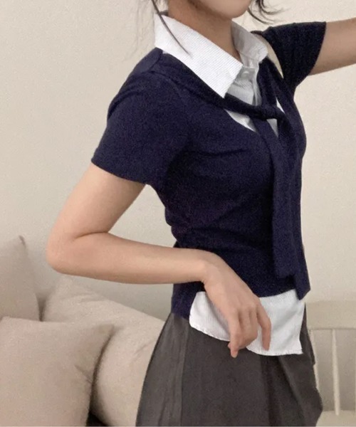 Emilie(エミリー)の「タイ付き レイヤード風 シャツドッキング半袖トップス(シャツ/ブラウス・レディース・ネイビー/グレー/ブラック/アイボリー・FREE)」の14枚目の写真