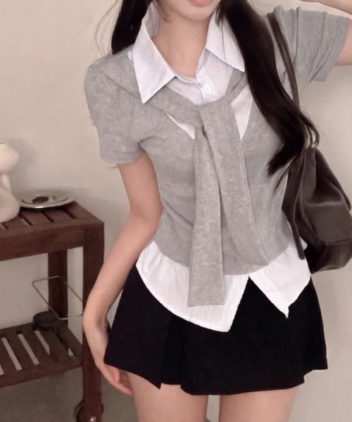 Emilie(エミリー)の「タイ付き レイヤード風 シャツドッキング半袖トップス(シャツ/ブラウス・レディース・ネイビー/グレー/ブラック/アイボリー・FREE)」の16枚目の写真