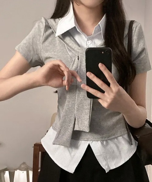 Emilie(エミリー)の「タイ付き レイヤード風 シャツドッキング半袖トップス(シャツ/ブラウス・レディース・ネイビー/グレー/ブラック/アイボリー・FREE)」の18枚目の写真