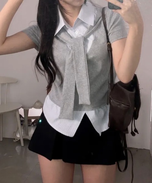 Emilie(エミリー)の「タイ付き レイヤード風 シャツドッキング半袖トップス(シャツ/ブラウス・レディース・ネイビー/グレー/ブラック/アイボリー・FREE)」の19枚目の写真