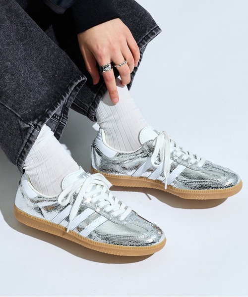 adidas(アディダス)の「サンバ OG / Samba OG / アディダスオリジナルス adidas Originals(スニーカー・レディース・シルバー・25.5cm/22.0cm/22.5cm/24.5cm/24.0cm/23.5cm/23.0cm/27.5cm/26.0cm/26.5cm/27.0cm/25.0cm/29.0cm/28.5cm/28.0cm)」の1枚目の写真