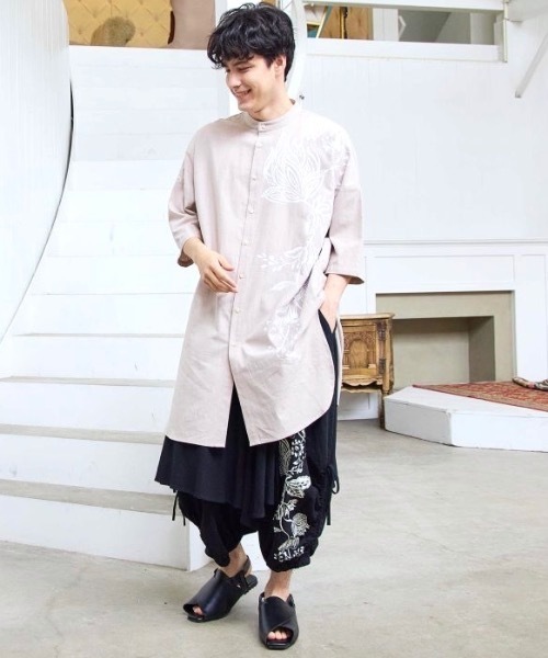 チャイハネ（チャイハネ）の「【チャイハネ】アロータバンドカラーMEN'Sロングシャツ（シャツ/ブラウス・メンズ・ホワイト/グレー/ブラック・FREE）」の8枚目の写真