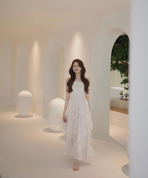 polaura（ポローラ）の「クリスタルプリーツティアードワンピース（ワンピース・レディース・ピンクベージュ/ブラウン/アイボリー/サックスブルー・M/S）」の22枚目の写真
