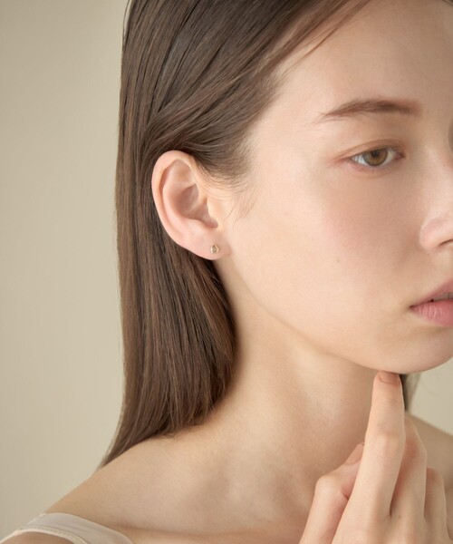 ete bijoux（エテビジュー）の「[ピース] K10YG レモンクォーツ ピアス（ピアス（片耳用）・レディース・イエローゴールド・FREE）」の2枚目の写真