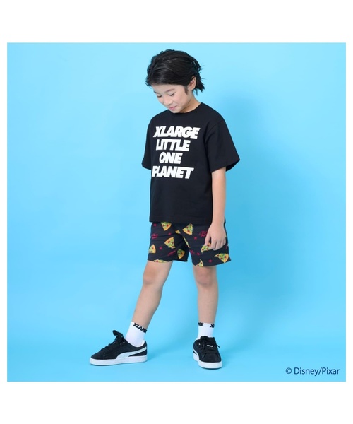 XLARGE KIDS(エクストララージキッズ)の「【Disney/Pixar】トイ・ストーリー/ピザプラネット/ショートパンツ(その他パンツ・キッズ・ホワイト/ブラック・130cm/120cm/140cm)」の1枚目の写真