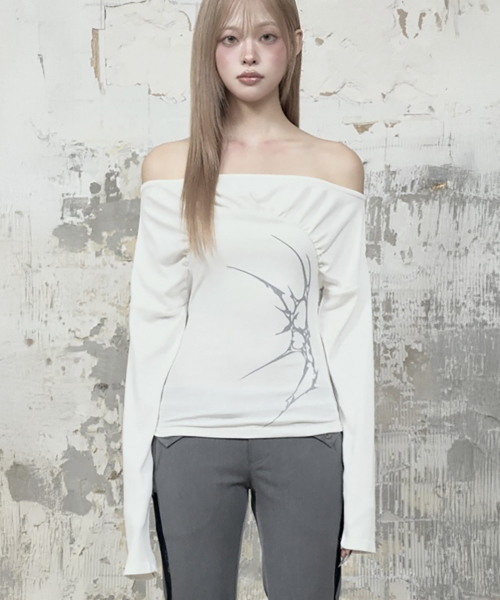 ETRE AU SOMMET(エトレオソメ)の「Glam Drape Shirring Long Sleeve (White)(Tシャツ/カットソー・レディース・ホワイト・FREE)」の1枚目の写真
