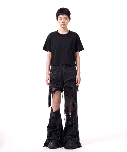 C WEAR BY THE GENIUS(シーウェアバイザジーニアス)の「ネックバインディングオーバーサイズクロップTシャツブラック(Tシャツ/カットソー・レディース・その他・X-LARGE/XX-LARGE/SMALL/MEDIUM/LARGE)」の2枚目の写真
