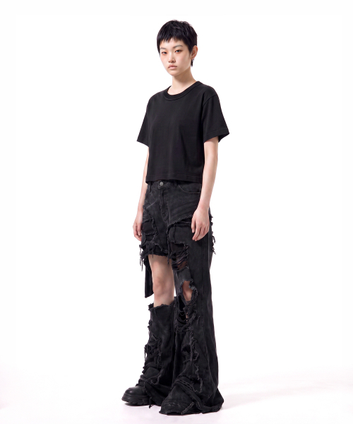 C WEAR BY THE GENIUS(シーウェアバイザジーニアス)の「ネックバインディングオーバーサイズクロップTシャツブラック(Tシャツ/カットソー・レディース・その他・X-LARGE/XX-LARGE/SMALL/MEDIUM/LARGE)」の3枚目の写真