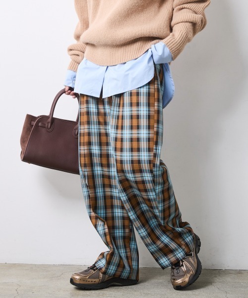 CHIC STYLE(シックスタイル)の「チェックバレルパンツ<大きいサイズ有>シックスタイル(その他パンツ・レディース・ブルー系/ピンク系・M/LL/L/5L/4L/3L)」の2枚目の写真