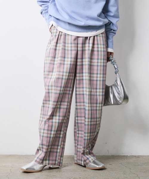 CHIC STYLE(シックスタイル)の「チェックバレルパンツ<大きいサイズ有>シックスタイル(その他パンツ・レディース・ブルー系/ピンク系・M/LL/L/5L/4L/3L)」の1枚目の写真