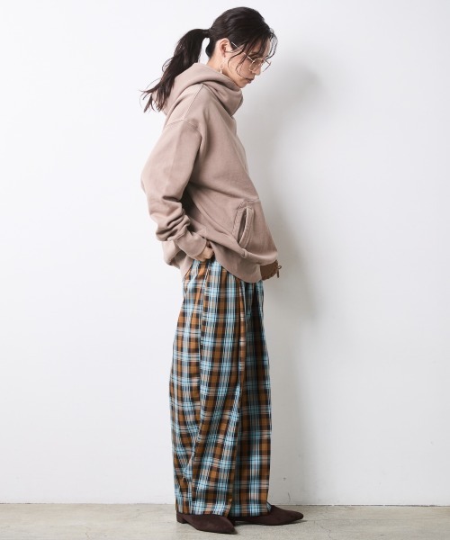 CHIC STYLE(シックスタイル)の「チェックバレルパンツ<大きいサイズ有>シックスタイル(その他パンツ・レディース・ブルー系/ピンク系・M/LL/L/5L/4L/3L)」の4枚目の写真