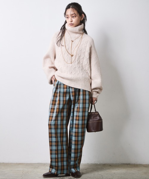 CHIC STYLE(シックスタイル)の「チェックバレルパンツ<大きいサイズ有>シックスタイル(その他パンツ・レディース・ブルー系/ピンク系・M/LL/L/5L/4L/3L)」の5枚目の写真