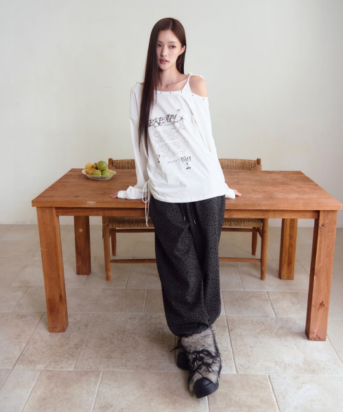 THE GREEN LAB（ザグリーンラボ）の「スタッズワンショルダーストラップロングスリーブ [VLACK]（Tシャツ/カットソー・レディース・その他・FREE）」の17枚目の写真