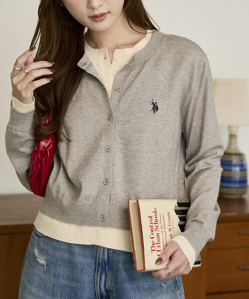 U.S. POLO ASSN.(ユーエスポロアッスン)の「U.S. POLO ASSN. × PUBLUX/ユーエスポロアッスン 別注 フェイク レイヤード カーディガン 限定展開(カーディガン/ボレロ・レディース・グリーン/ネイビー/グレー/ブラウン/チャコールグレー・フリ-)」の20枚目の写真