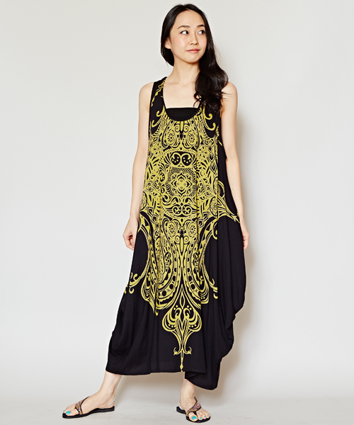 チャイハネ（チャイハネ）の「【チャイハネ】yul トライバルプリント変形ノースリーブワンピース（ワンピース・レディース・ブラック/ホワイト/ブルー/オレンジ/ライム/ターコイズブルー/パープル/オフホワイト・FREE）」の4枚目の写真