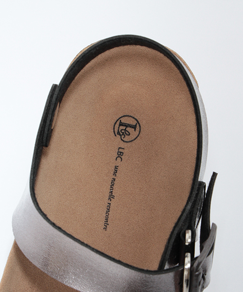 LBC(エルビーシー)の「フットベットサンダル(サンダル・レディース・オフホワイト/ブラック/シルバー・MEDIUM/LARGE)」の9枚目の写真