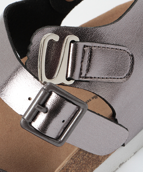 LBC(エルビーシー)の「フットベットサンダル(サンダル・レディース・オフホワイト/ブラック/シルバー・MEDIUM/LARGE)」の10枚目の写真