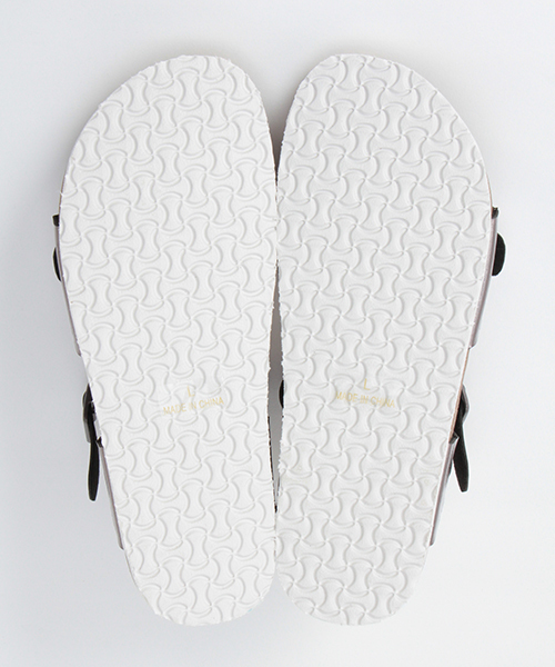 LBC(エルビーシー)の「フットベットサンダル(サンダル・レディース・オフホワイト/ブラック/シルバー・MEDIUM/LARGE)」の13枚目の写真