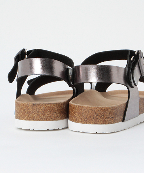 LBC(エルビーシー)の「フットベットサンダル(サンダル・レディース・オフホワイト/ブラック/シルバー・MEDIUM/LARGE)」の12枚目の写真