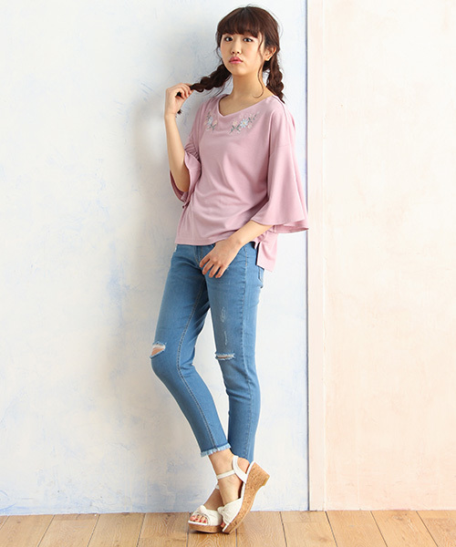 Honeys（ハニーズ）の「カットオフ ダメージスキニーパンツ（デニムパンツ・レディース・ライトインディゴブルー/インディゴブルー/ブルー・S/L/M）」の14枚目の写真