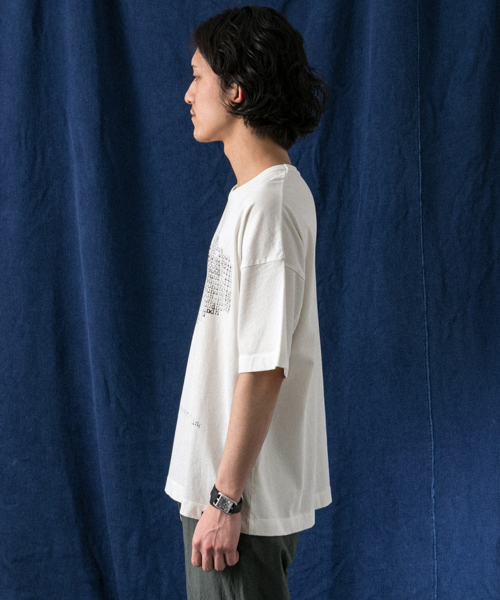 WORK NOT WORK URBAN RESEARCH(ワークノットワークアーバンリサーチ)の「WORK NOT WORK 強撚天竺ビッグプリントTシャツ #1(Tシャツ/カットソー・メンズ・ホワイト・SMALL/LARGE/MEDIUM)」の13枚目の写真
