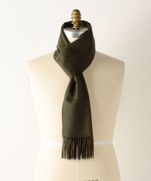 PIACENZA（ピアチェンツァ）の「PIACENZA: カシミヤ ソリッド マフラー（ストール/ショール・メンズ・ブラック/ダークグレー/ブラウン/オリーブ・ONE SIZE）」の4枚目の写真