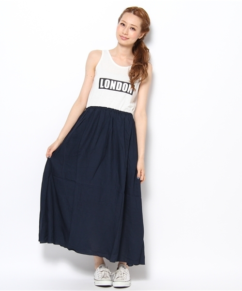 WEGO（ウィゴー）の「WEGO/CITYロゴバイカラーマキシワンピース（ワンピース・レディース・ブラック/ブルー/ネイビー/ライトパープル・FREE）」の3枚目の写真