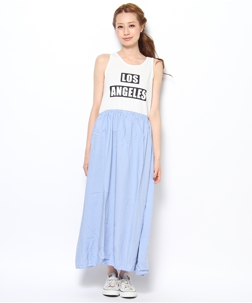 WEGO（ウィゴー）の「WEGO/CITYロゴバイカラーマキシワンピース（ワンピース・レディース・ブラック/ブルー/ネイビー/ライトパープル・FREE）」の5枚目の写真