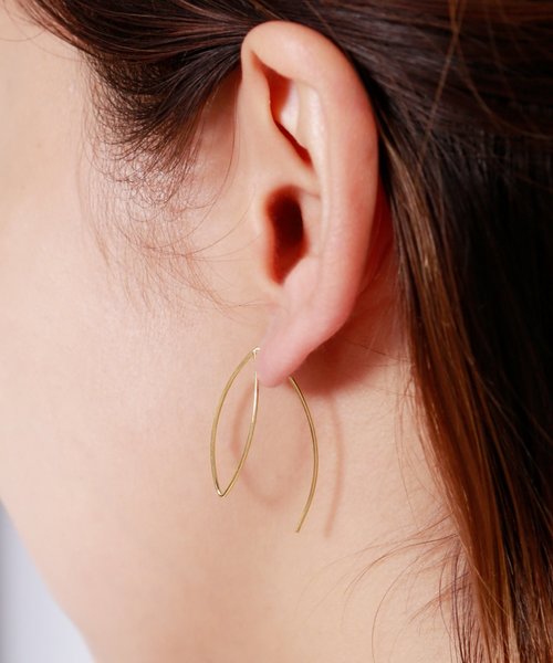 CLAFty by STYLE DELI(クラフティバイスタイルデリ)の「K10 ラインワークピアス001(ピアス(両耳用)・レディース・ゴールド・FREE)」の3枚目の写真