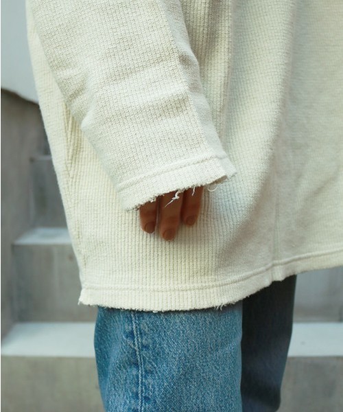 TODAYFUL（トゥデイフル）の「ワッフルラグラントップス（Tシャツ/カットソー・レディース・チャコールグレー/アイボリー・FREE）」の8枚目の写真