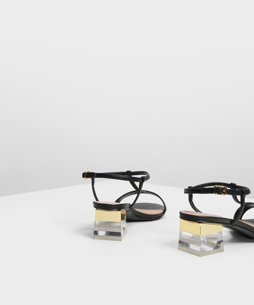CHARLES & KEITH（チャールズ & キース）の「ティーバーヒール サンダル / T-Bar Heeled Sandals（サンダル・レディース・ブラック/ライトブラウン・22.5cm/23cm/23.5cm/24.5cm/25cm/25.5cm）」の5枚目の写真