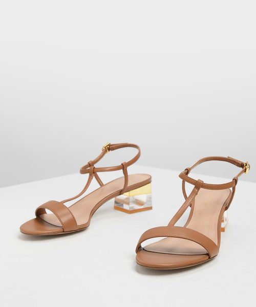 CHARLES & KEITH（チャールズ & キース）の「ティーバーヒール サンダル / T-Bar Heeled Sandals（サンダル・レディース・ブラック/ライトブラウン・22.5cm/23cm/23.5cm/24.5cm/25cm/25.5cm）」の10枚目の写真