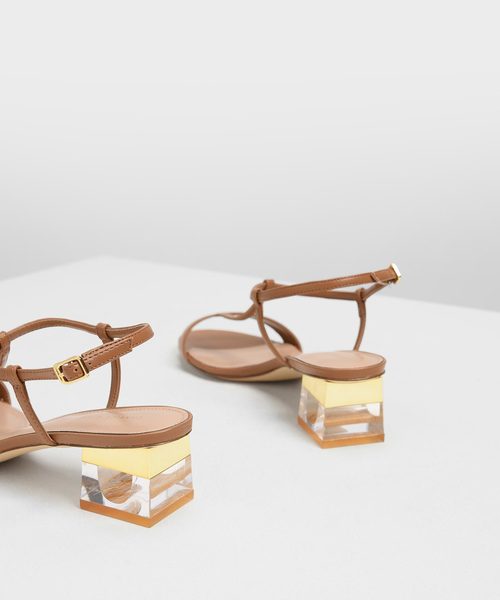 CHARLES & KEITH（チャールズ & キース）の「ティーバーヒール サンダル / T-Bar Heeled Sandals（サンダル・レディース・ブラック/ライトブラウン・22.5cm/23cm/23.5cm/24.5cm/25cm/25.5cm）」の11枚目の写真