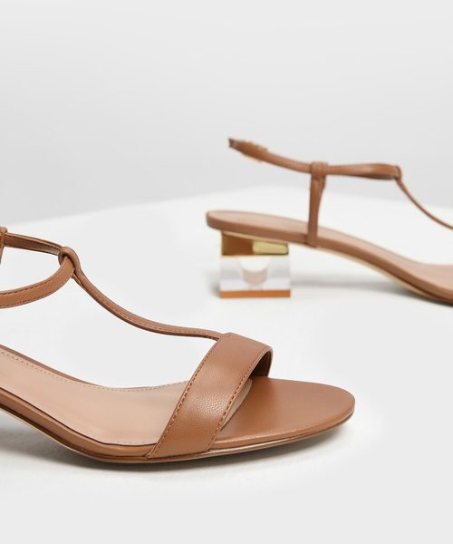 CHARLES & KEITH（チャールズ & キース）の「ティーバーヒール サンダル / T-Bar Heeled Sandals（サンダル・レディース・ブラック/ライトブラウン・22.5cm/23cm/23.5cm/24.5cm/25cm/25.5cm）」の12枚目の写真