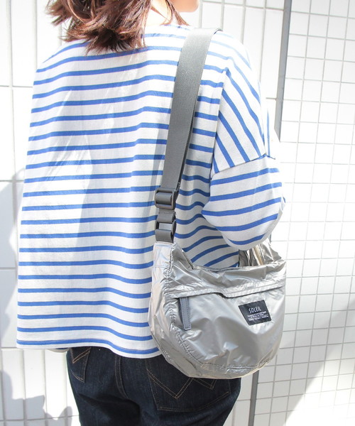 soleil（ソレイユ）の「【soleil】シャイニーショルダーバッグ（ショルダーバッグ・レディース・ゴールド/シルバー系その他2/ゴールド系その他2・FREE）」の3枚目の写真
