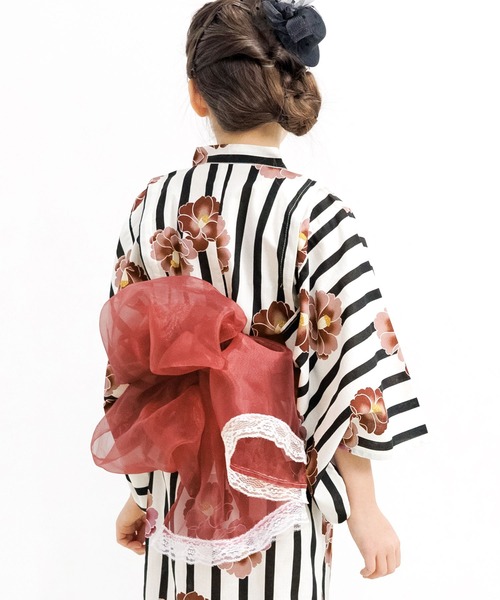 Bee des Bee（ビーデスビー）の「浴衣3点セット（浴衣・キッズ・その他1/その他2/その他4/その他8/その他13/その他16/その他19/その他20/その他5/その他18/その他12/その他3/その他6/その他7/その他14/その他15/その他24/その他21/その他22/その他23/その他9/その他26/その他28/その他25/その他27/グリーン系その他/ブルー系その他/その他34/その他32/ブルー系その他2/その他29/その他30/その他33/その他35/ホワイト系その他/パープル系その他/その他31/ピンク系1/パープル系1/ブルー系2/ブルー系1/アイボリー系1/ベージュ系1/ホワイト系4/ホワイト系3/ホワイト系2/ホワイト系1/カラフル/ネイビー/ホワイト系5/ライラック系/グリーン系1/ブラック系2/ブラック系1/ホワイト系6/ピンク系2/ピンク系3/ホワイト系7・90cm/100cm/110cm/120cm/130cm/140cm/150cm）」の3枚目の写真