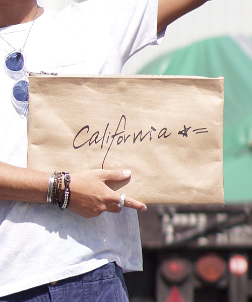 And A(アンドエー)の「転写クラッチ (MATATABI)(クラッチバッグ・メンズ・ブラック/ブラウン/カーキ/ベージュ・FREE)」の1枚目の写真