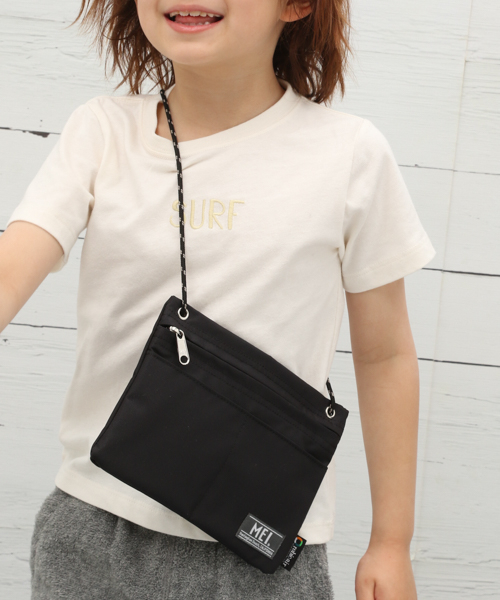 MEI（メイ）の「[KIDS]【MEI(メイ)】サコッシュ（ショルダーバッグ・キッズ・ブラック/ピンク/ブルー・FREE）」の2枚目の写真