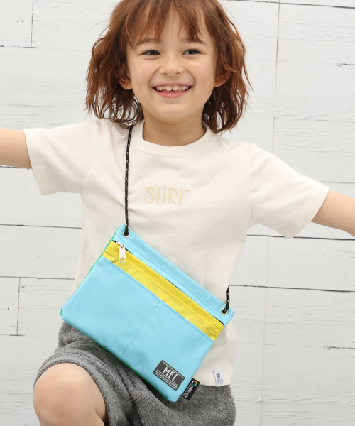 MEI（メイ）の「[KIDS]【MEI(メイ)】サコッシュ（ショルダーバッグ・キッズ・ブラック/ピンク/ブルー・FREE）」の4枚目の写真