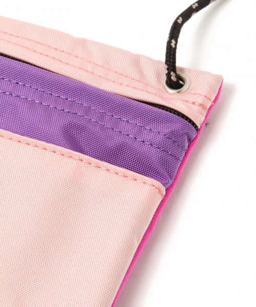 MEI（メイ）の「[KIDS]【MEI(メイ)】サコッシュ（ショルダーバッグ・キッズ・ブラック/ピンク/ブルー・FREE）」の14枚目の写真