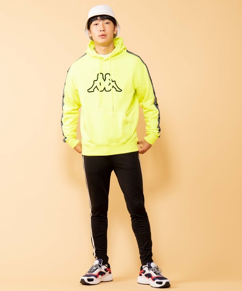 Kappa（カッパ）の「∴WEGO/Kappa別注テープロゴプルパーカー（パーカー・メンズ・ブラック/イエロー系その他/オレンジ系その他・MEDIUM/LARGE）」の22枚目の写真