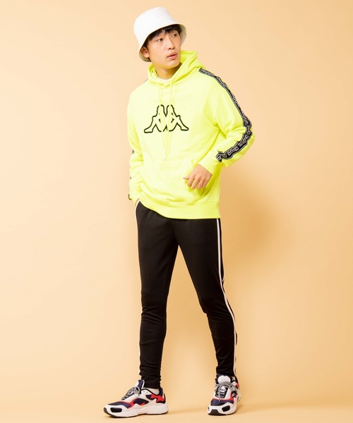 Kappa（カッパ）の「∴WEGO/Kappa別注テープロゴプルパーカー（パーカー・メンズ・ブラック/イエロー系その他/オレンジ系その他・MEDIUM/LARGE）」の21枚目の写真