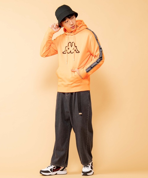 Kappa（カッパ）の「∴WEGO/Kappa別注テープロゴプルパーカー（パーカー・メンズ・ブラック/イエロー系その他/オレンジ系その他・MEDIUM/LARGE）」の16枚目の写真