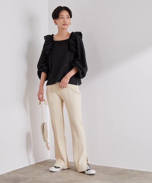 ADAM ET ROPE'（アダムエロペ）の「ラッフルショルダーブラウス（シャツ/ブラウス・レディース・ブラック/ブラック系その他/ホワイト/ホワイト系その他・FREE）」の10枚目の写真