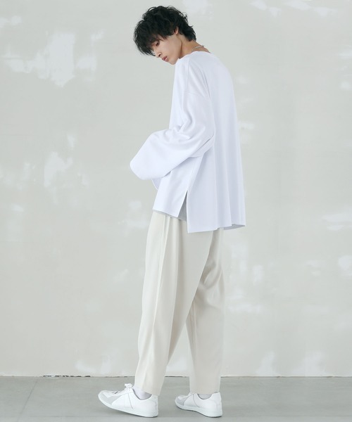 LILL(リル)の「オーバーサイズ 長袖 Tシャツ & タンクトップ リアルレイヤード アンサンブル セット(Tシャツ/カットソー・メンズ・ホワイト/ベージュ/ブラック/ブルー系その他・M/L)」の5枚目の写真