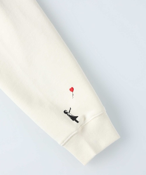 Right-on（ライトオン）の「【BRANDALISED】バンクシープリントスウェット（スウェット・レディース・ホワイト/ブラック/ブラウン/オフホワイト/ダークグレー/ブルー/ダークブラウン/キナリ/ピンク/グレー・M/L）」の15枚目の写真